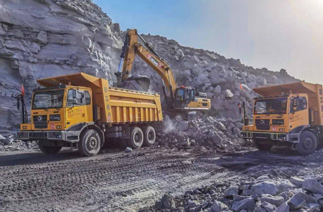 百车军团战蒙西！徐工XG90引领矿山开采新纪元